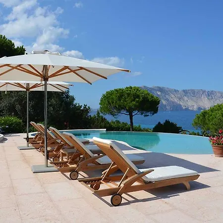 Sleeps 15 Pool Air Con Wifi Capo Coda Cavallo