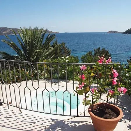 Sleeps 15 Pool Air Con Wifi * Capo Coda Cavallo